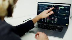 Velos Markets深度解析黄金市场全景：经济数据、趋势分析与投资策略