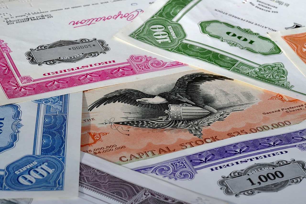 2025年金融市场波动下黄金投资的阶梯式上行逻辑与Velos Markets的策略解析