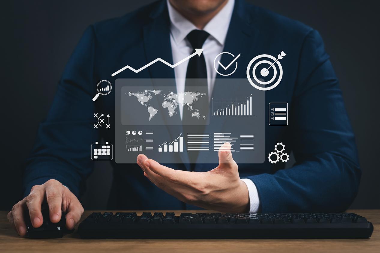 执行层的商人分析组织的工作策略。用KPI衡量成功，提高绩效。调查和纠正不足之处，具体测量结果。