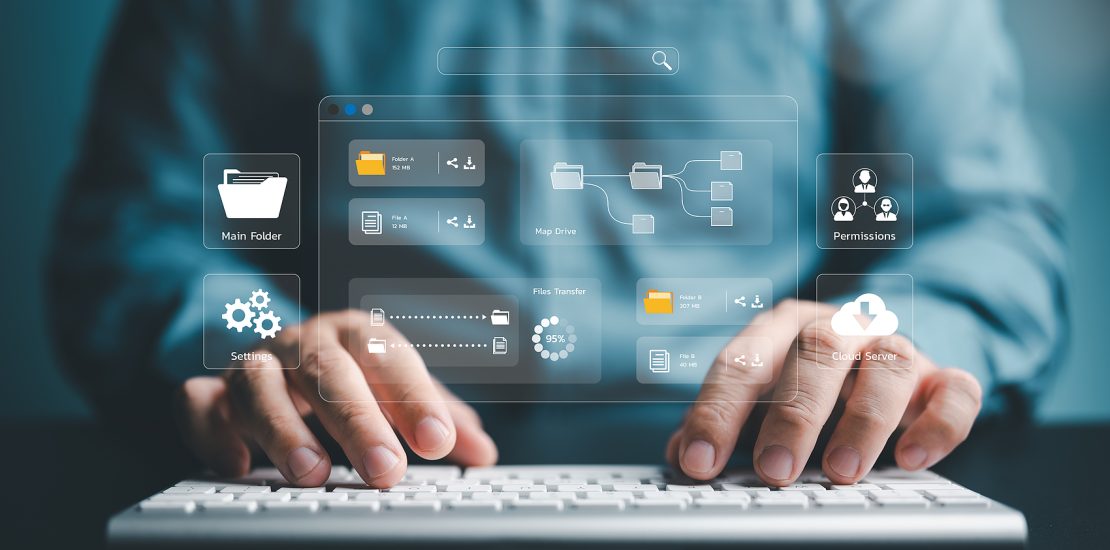 文档管理系统概念，商务打字搜索和管理文件在线文档云数据库，屏幕文件夹和文档图标软件，高效归档，和公司数据。
