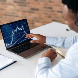 CFD 거래 종합 분석: 운영 메커니즘부터 위험 관리까지 투자 가이드