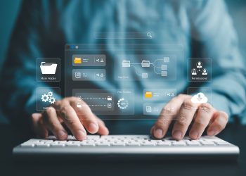 文档管理系统概念，商务打字搜索和管理文件在线文档云数据库，屏幕文件夹和文档图标软件，高效归档，和公司数据。