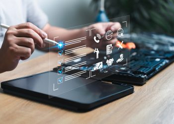 客服清单、现场服务、保修、满意概念、服务中心人员は客户に非现场服务、笔记本电脑系统、保修条件に基づく更荢部品を提供します