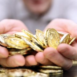 ACE Markets プラットフォームの機能は、貴金属投資家の学習と実践をどのようにサポートしますか?